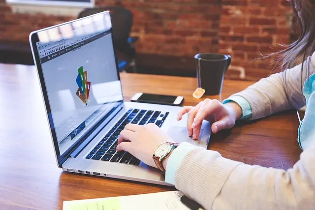 Cómo ganar dinero fácil con marketing de afiliación: Guía completa