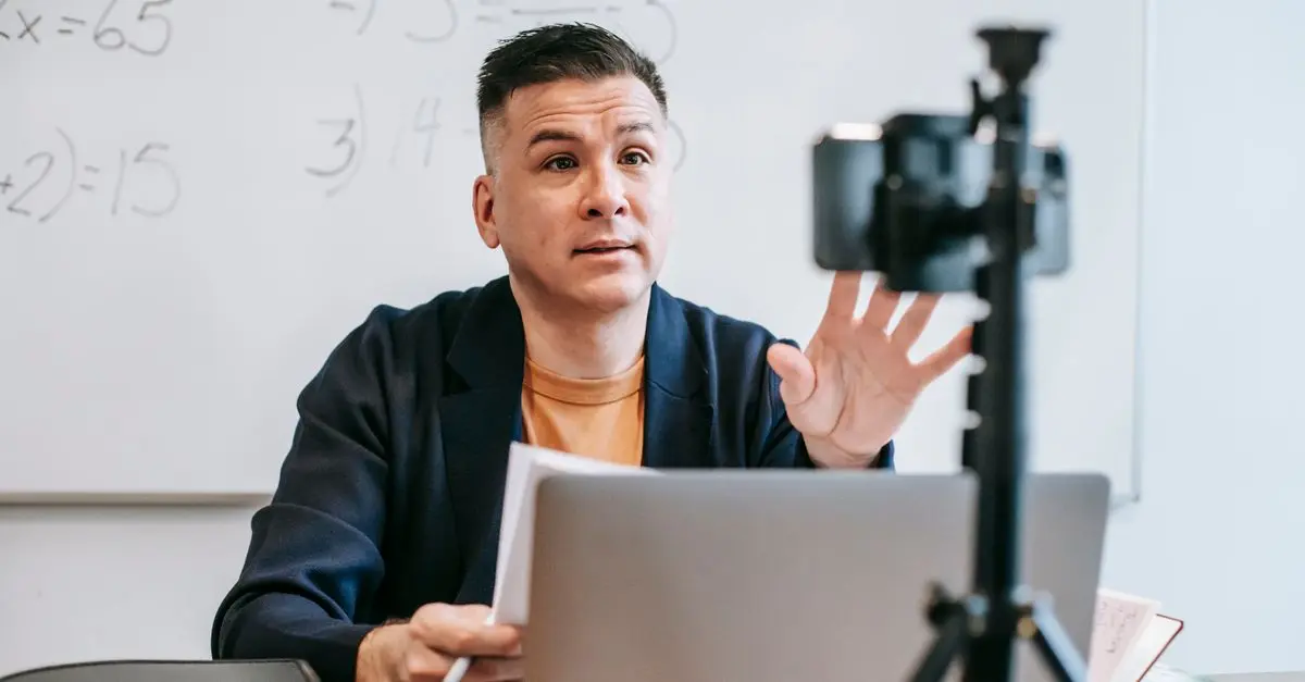 Cómo ganar dinero fácil con la venta de cursos online