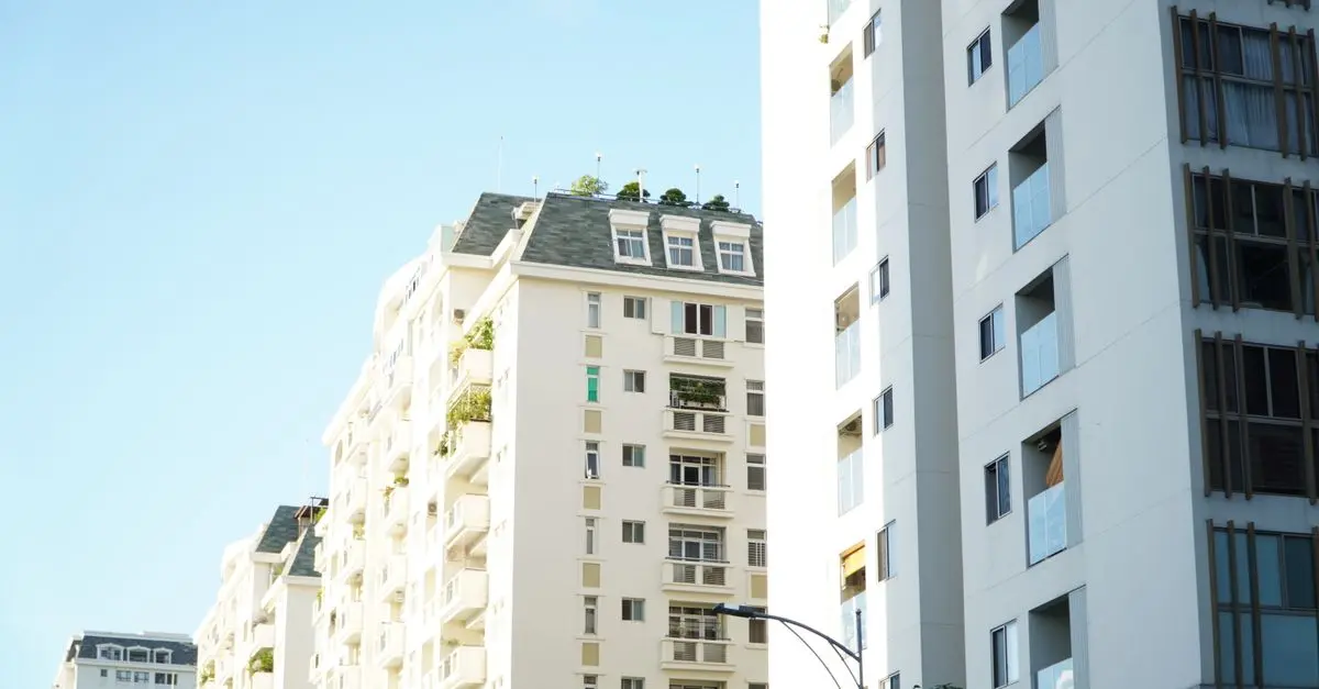 Los beneficios de invertir en bienes raíces para obtener dinero fácil