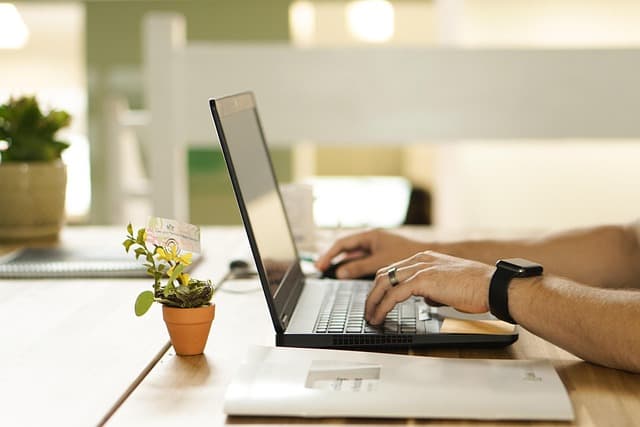 Cómo aprovechar el dropshipping para ganar dinero fácil
